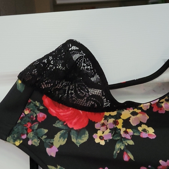 Light scuba material plus size dress with lace sleeves and side cutouts 3x - Picture 2 of 4